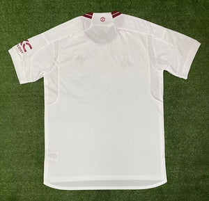 Camiseta de visitante del Manchester United temporada 23/24