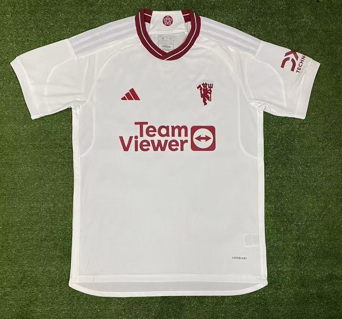 Camiseta de visitante del Manchester United temporada 23/24