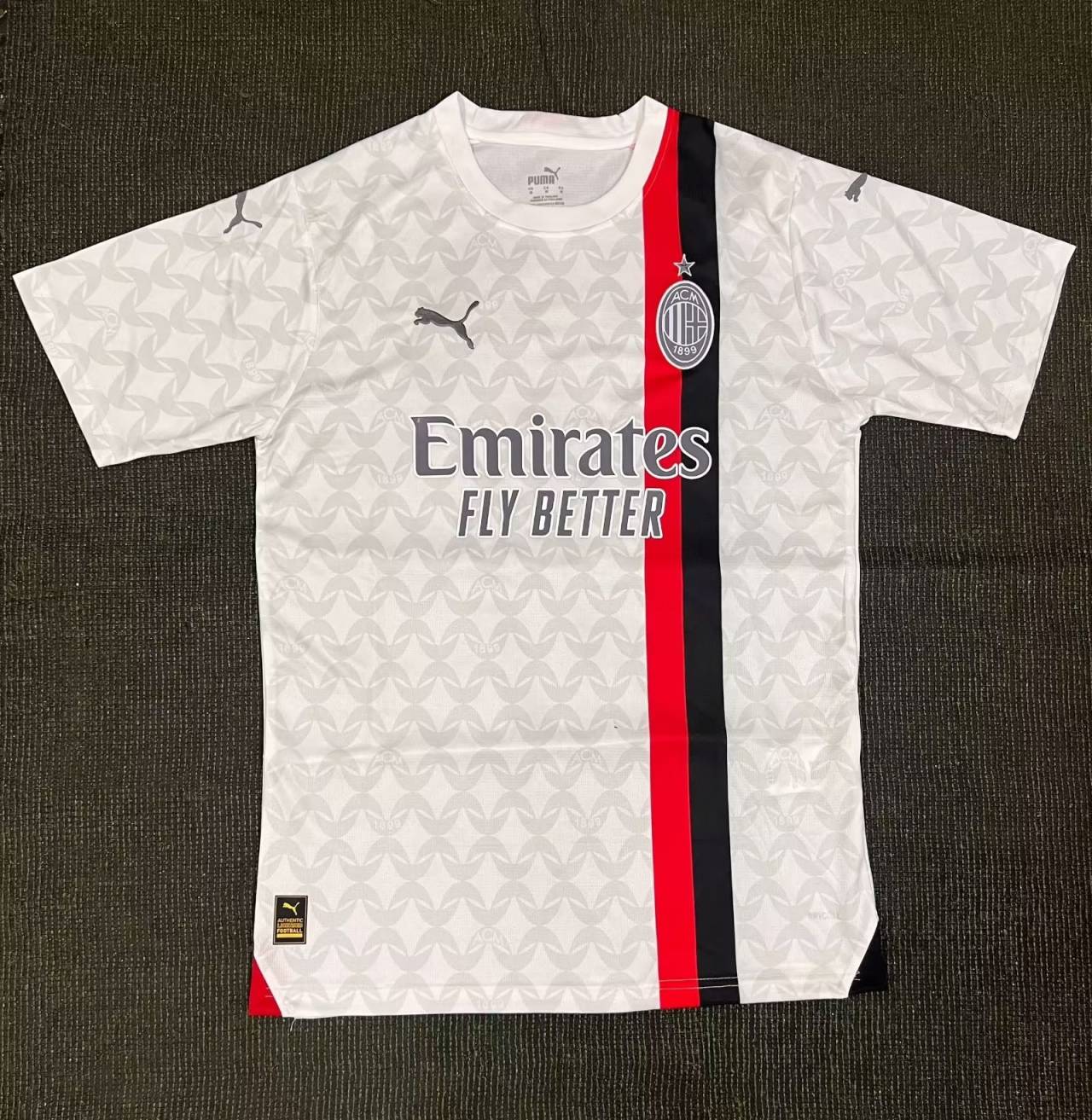 Camiseta alternativa del Milán temporada 23/24